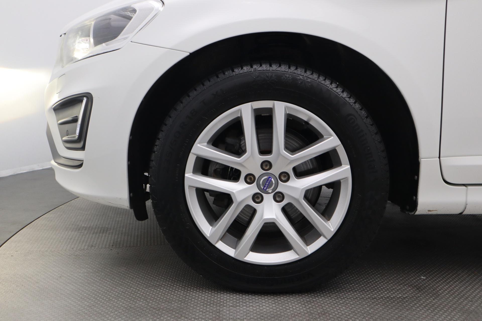 Volvo XC60 D4 AWD R-Design A 2016, photo 7/37