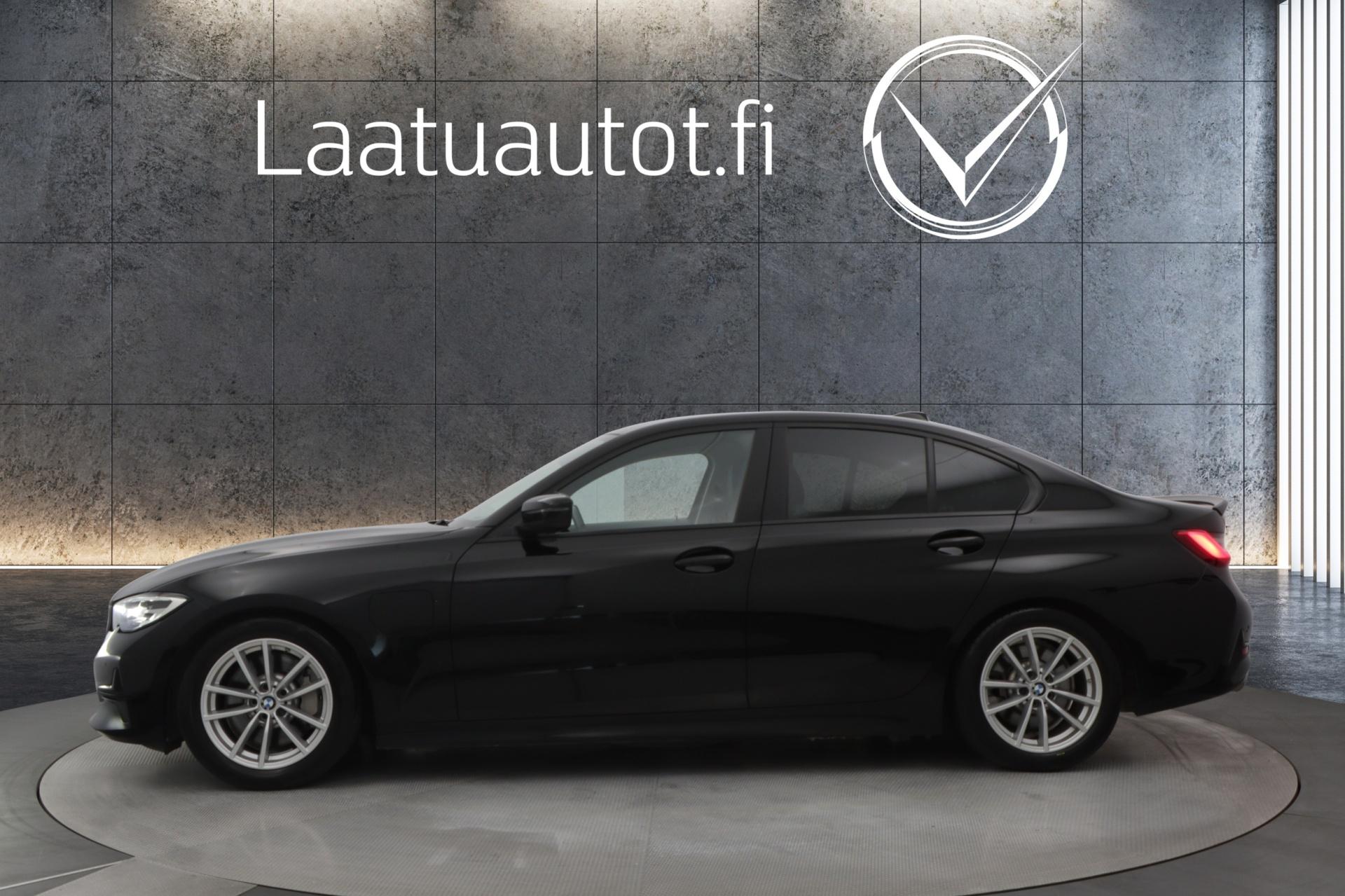 BMW 330 G20 Sedan 330e A Charged Edition 2020, kuva 6/35