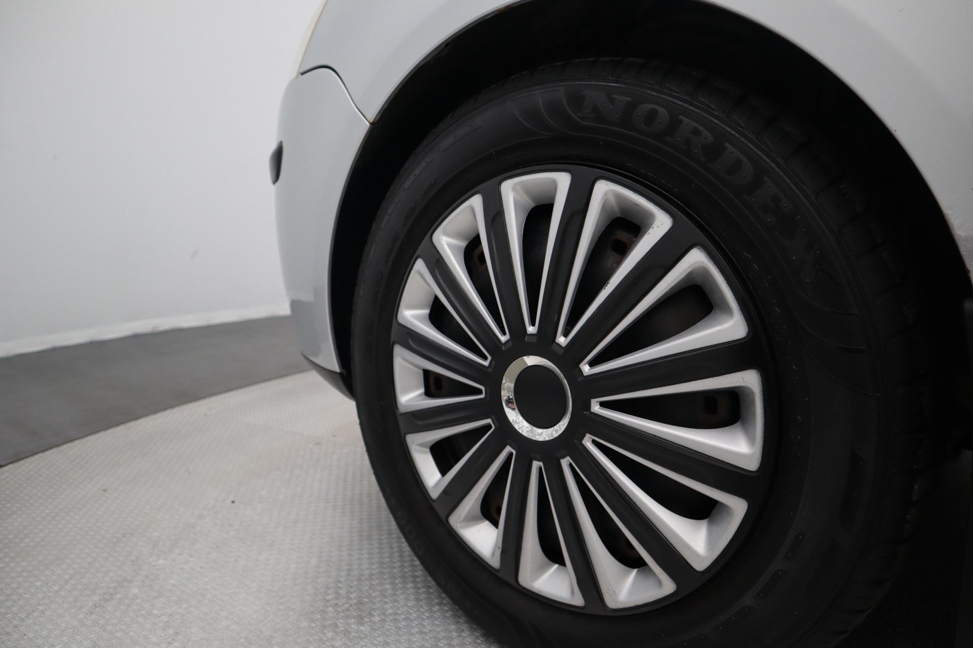 Volkswagen Polo Trendline 1,2 47 kW 4d 2007, kuva 7/18