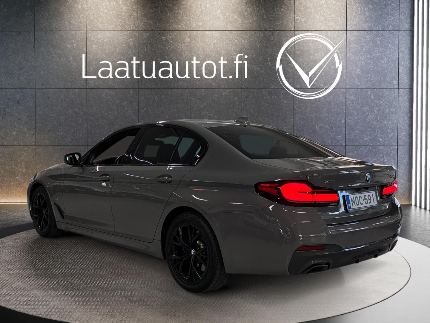 BMW 545 G30 Sedan 545e xDrive A M Sport 2021, bild 3/25