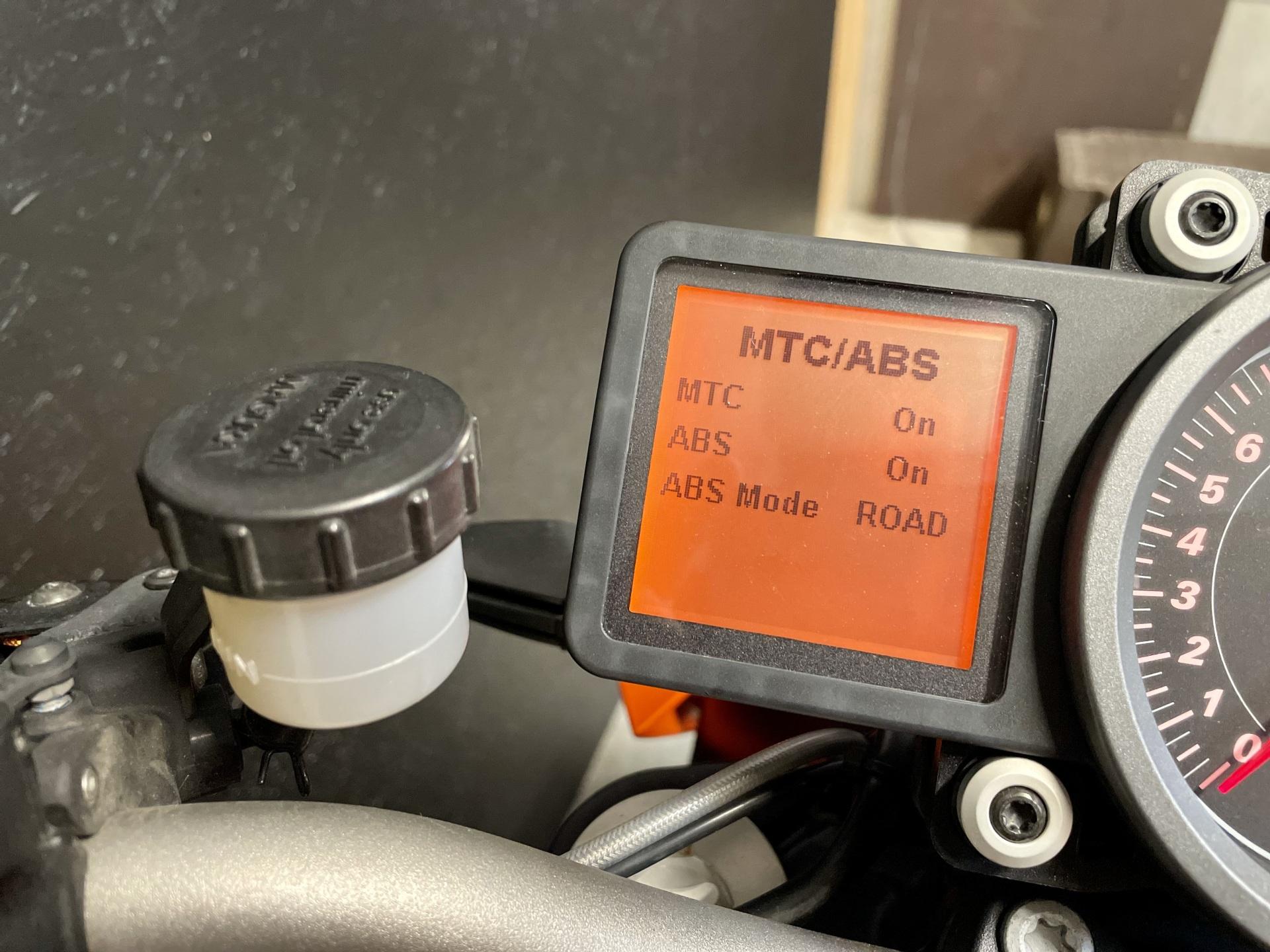 KTM 1290 Super Duke R 2014